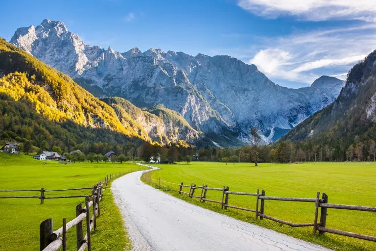 valle del logar eslovenia